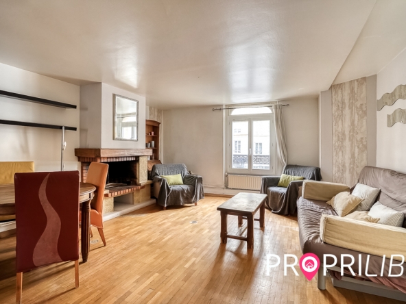PropriLib l’agence immobilière en ligne au forfait vous propose cet appartement à Paris 5 ème