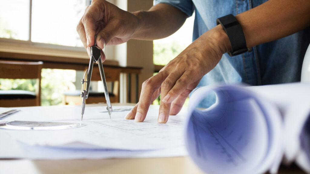 Géomètre juridique à Paris : les services essentiels pour sécuriser vos transactions immobilières