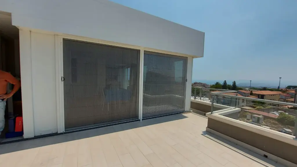 Protéger sa baie vitrée grâce à une moustiquaire