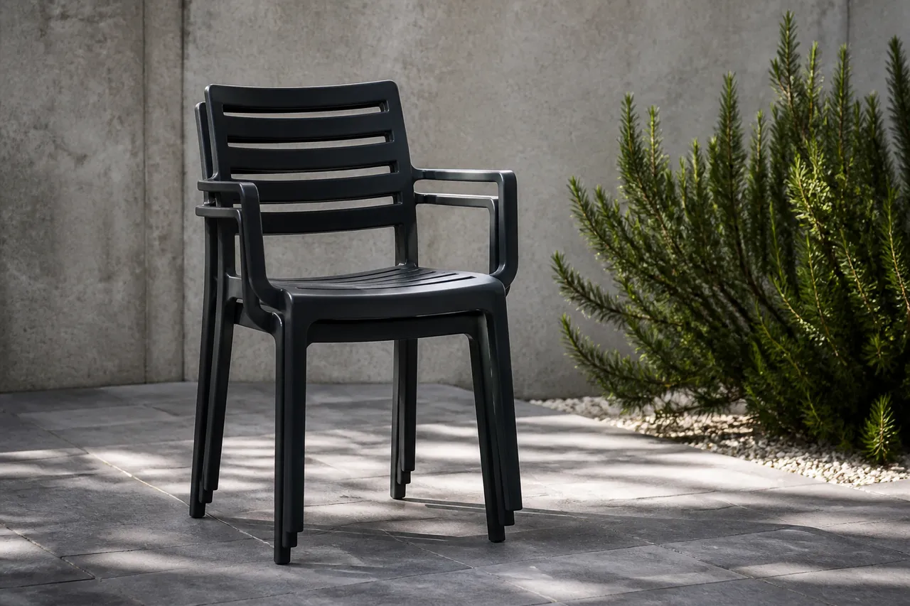 Chaise de terrasse empilable en PVC